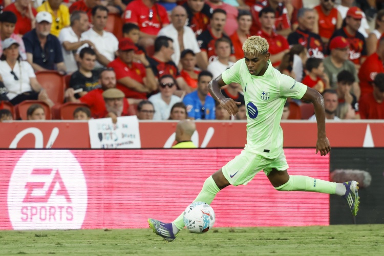 开云-世体：亚马尔希望获得任意球&amp;点球主罚权，本赛季打入更多进球