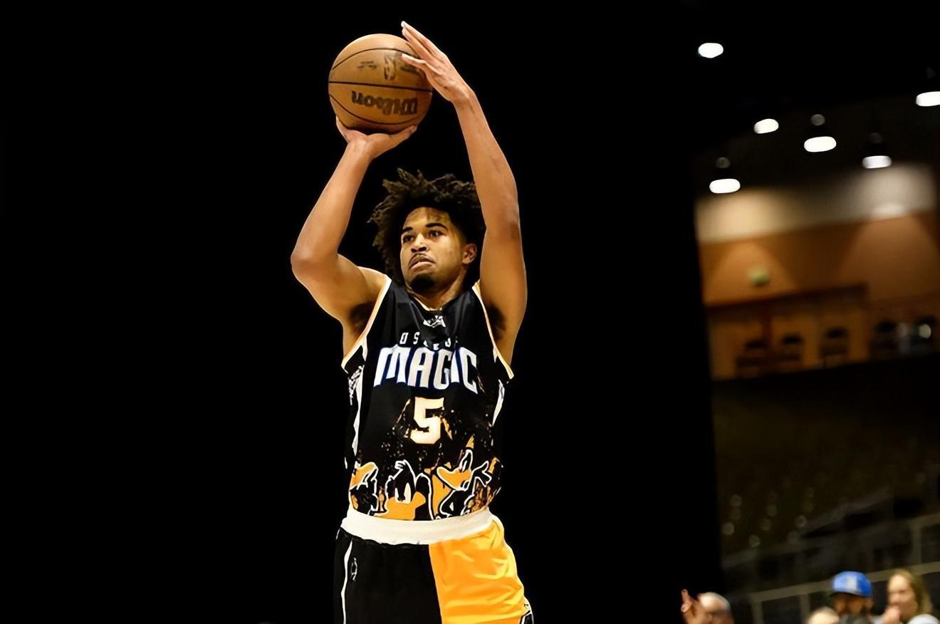 热火用训练营合同签下发展联盟后场得分手，他刚刚才被魔术裁掉？