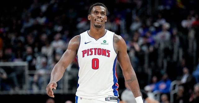 开云体育入口-比克斯塔夫：杜伦统治力十足 很幸运能执教这种类型的球员