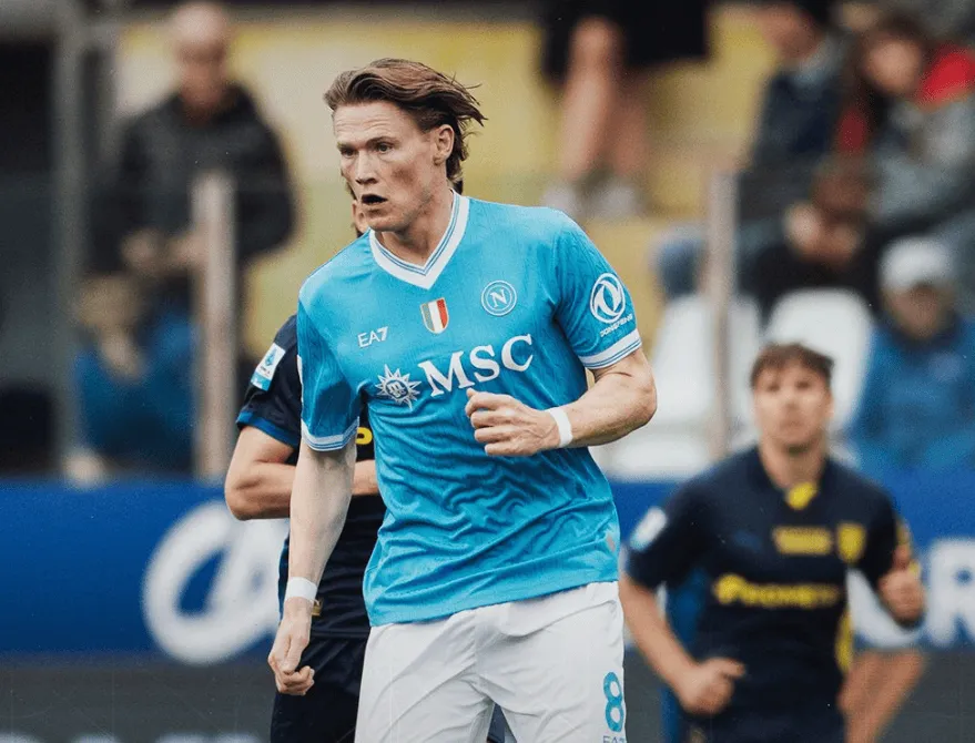 开云-那不勒斯1-1帕尔马多赛1场落后国米6分，麦克托米奈破门